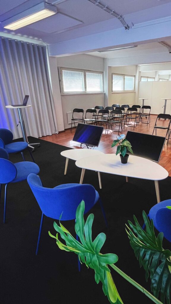 Solid Streamin webinaaristudio Pitäjänmäessä valmiina lähetykseen.